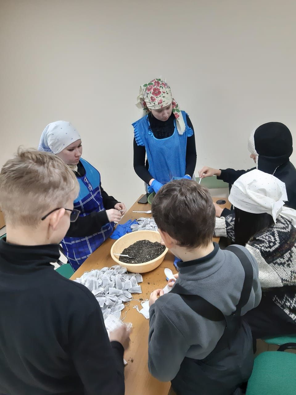 Новогодний подарок от детей: ароматный чай для защитников