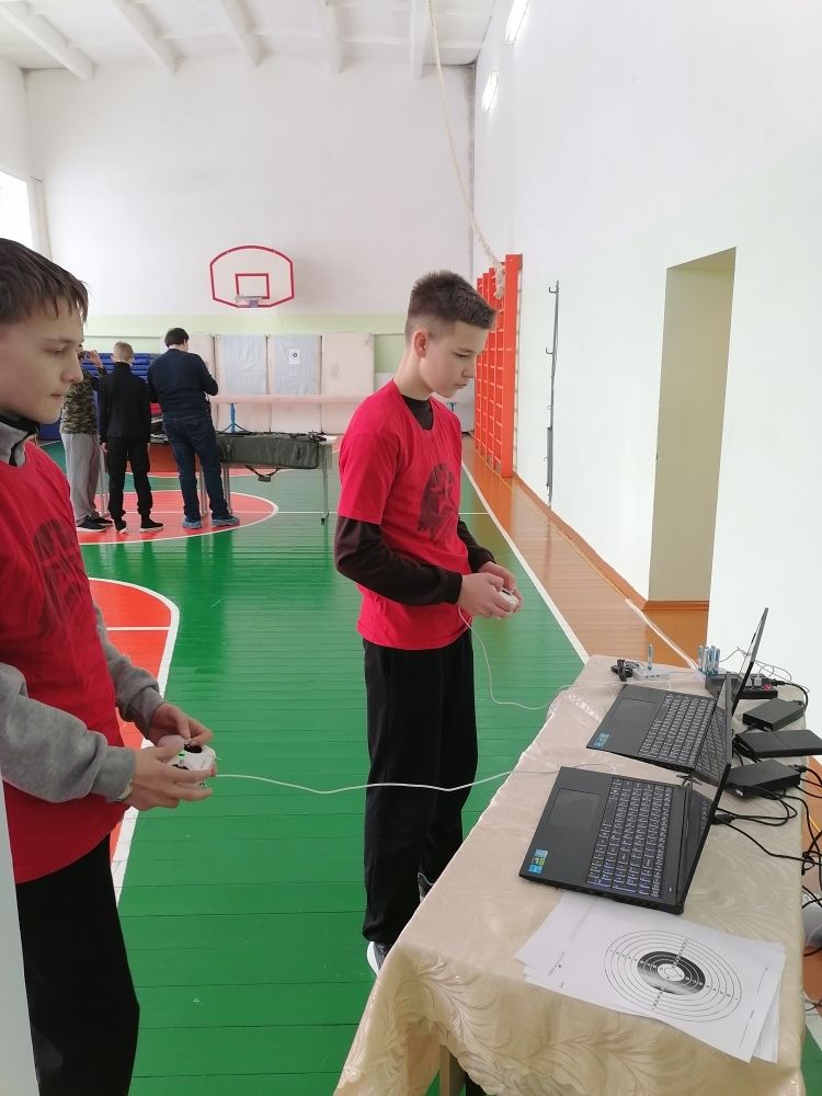 Учащиеся Мензелинского района соревновались в стрельбе и управлении дронами