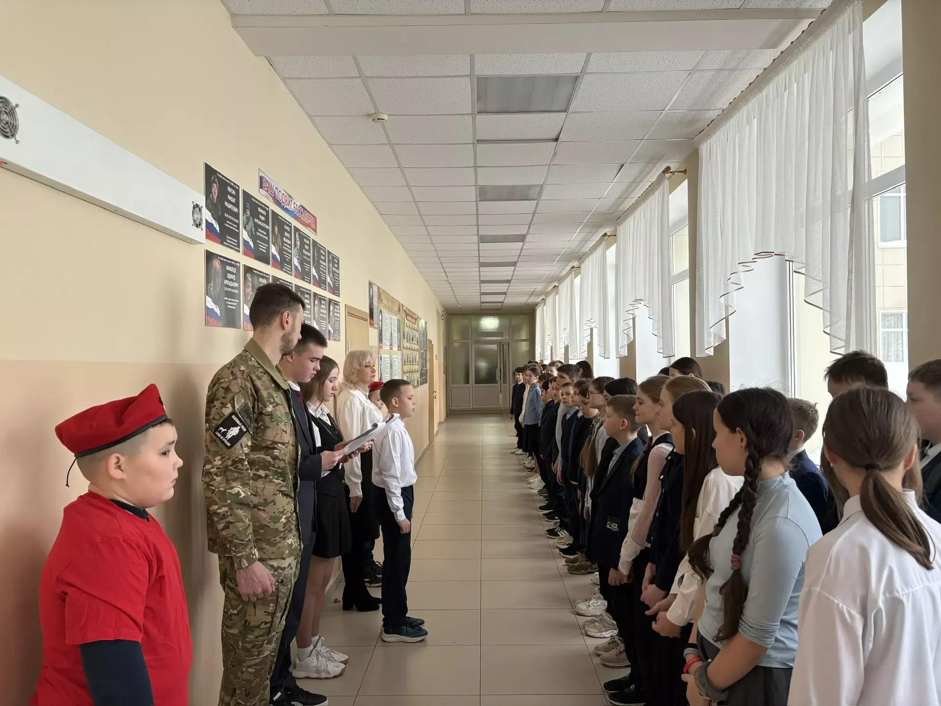 Встреча с героем: выпускник средней школы № 2 провел урок мужества