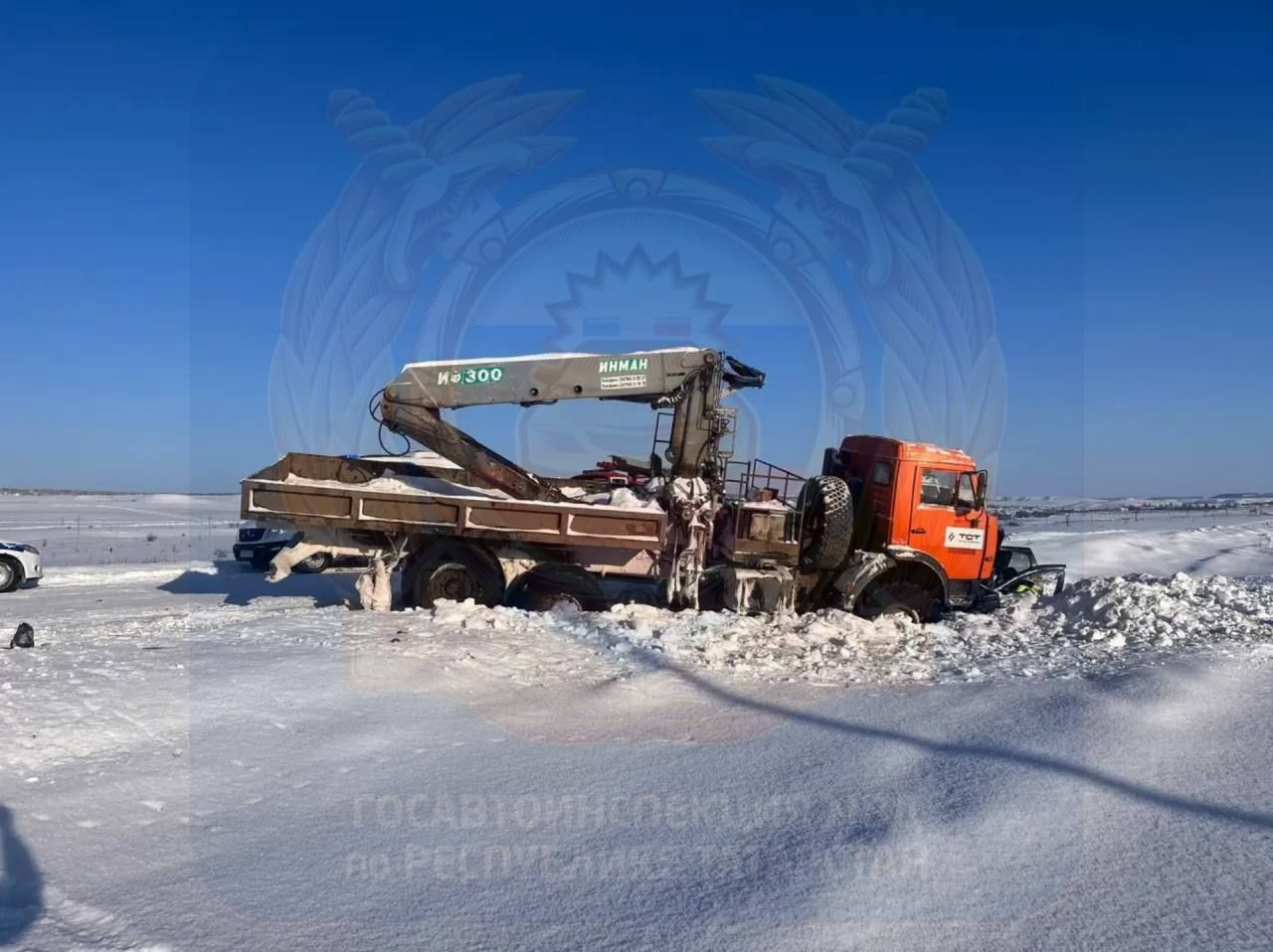 Трагедия на дороге: Женщина-водитель погибла в аварии с грузовиком
