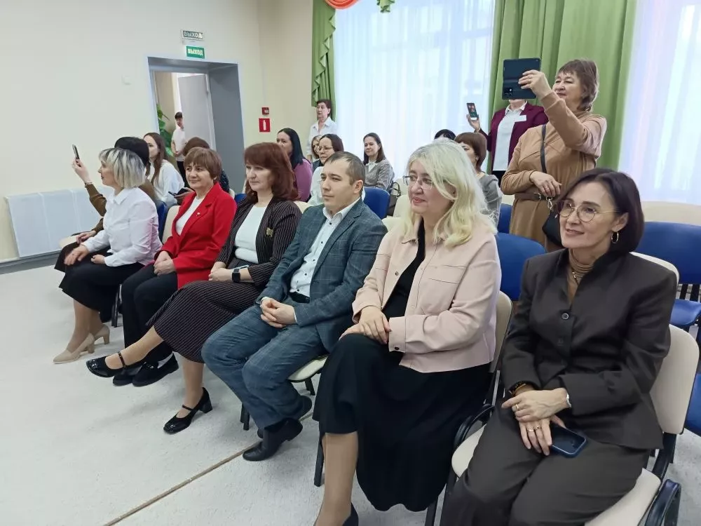 В Мензелинске 8 педагогов из четырех районов РТ борются за звание «Воспитатель года — 2026»