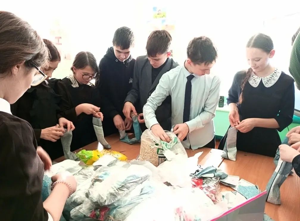 Школьники из села Кадряково изготовили сушилки для обуви для бойцов СВО