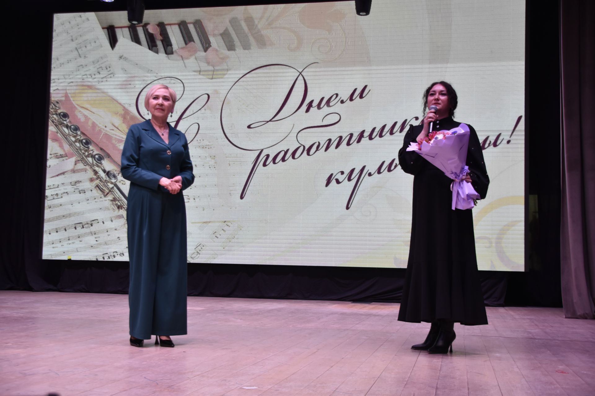 Минзәләдә мәдәният хезмәткәрләре көнен билгеләп үттеләр