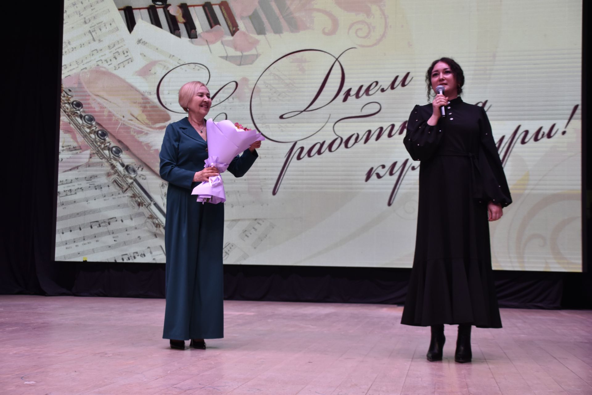 Минзәләдә мәдәният хезмәткәрләре көнен билгеләп үттеләр