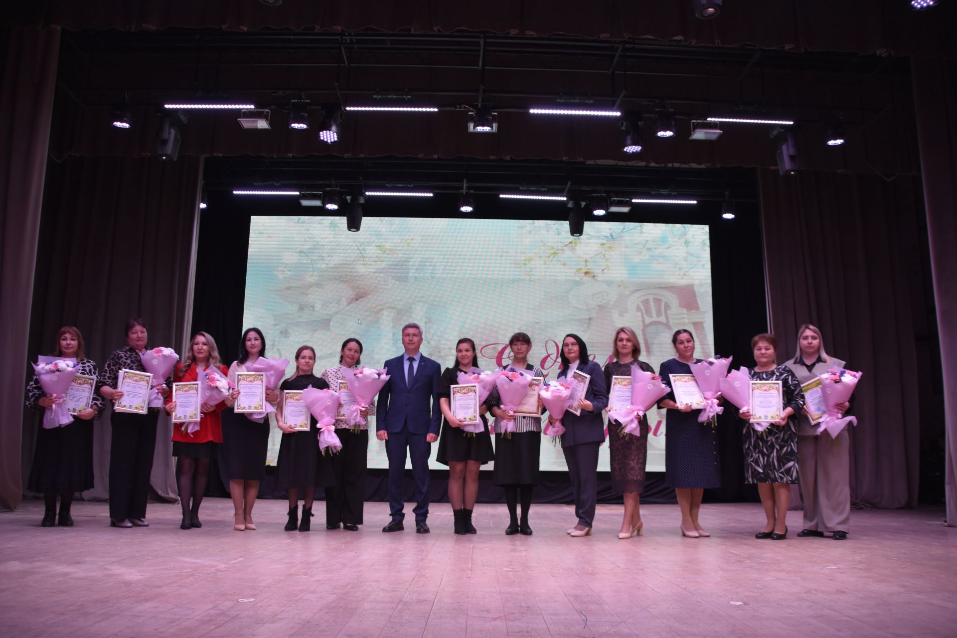 Минзәләдә мәдәният хезмәткәрләре көнен билгеләп үттеләр