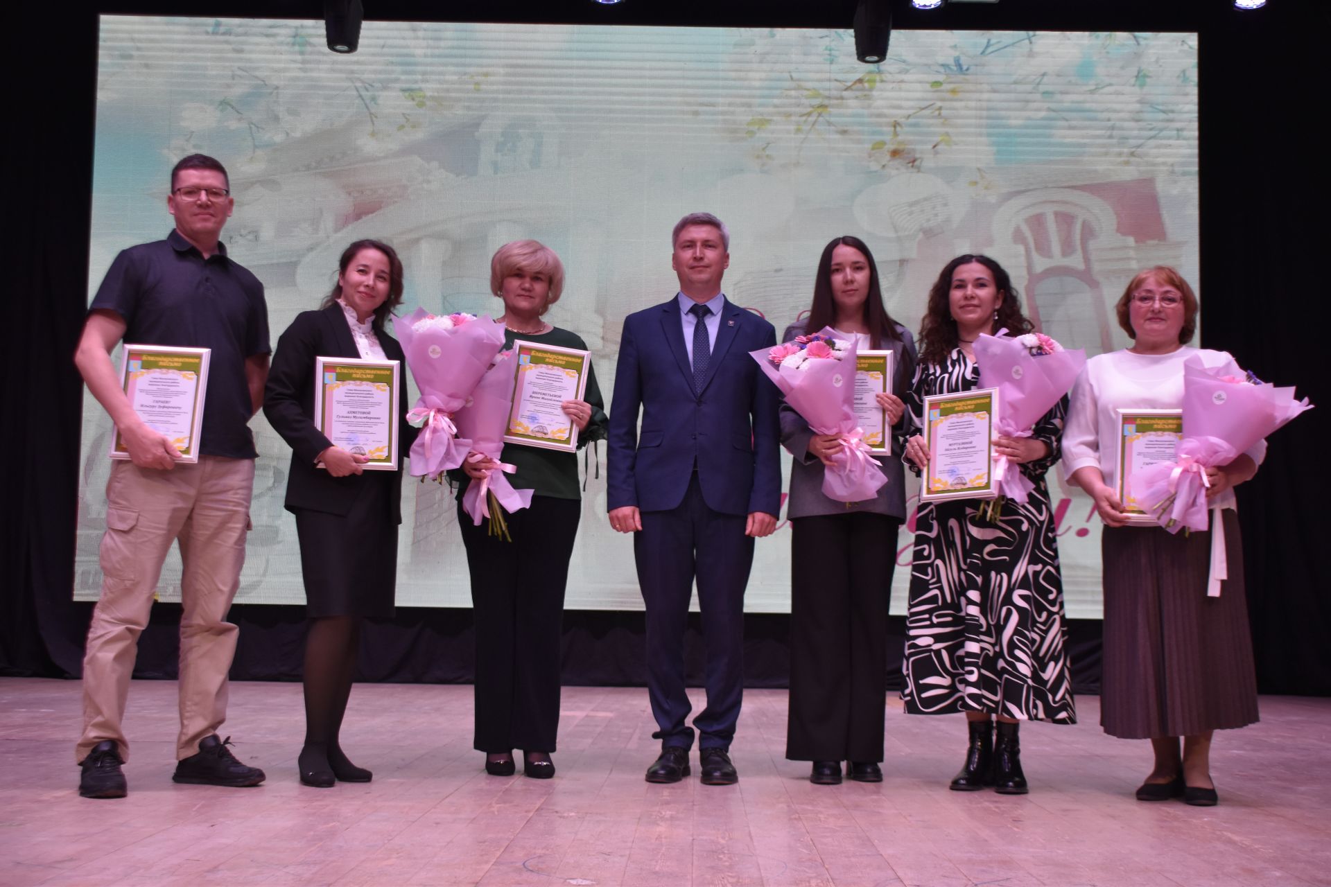 Минзәләдә мәдәният хезмәткәрләре көнен билгеләп үттеләр