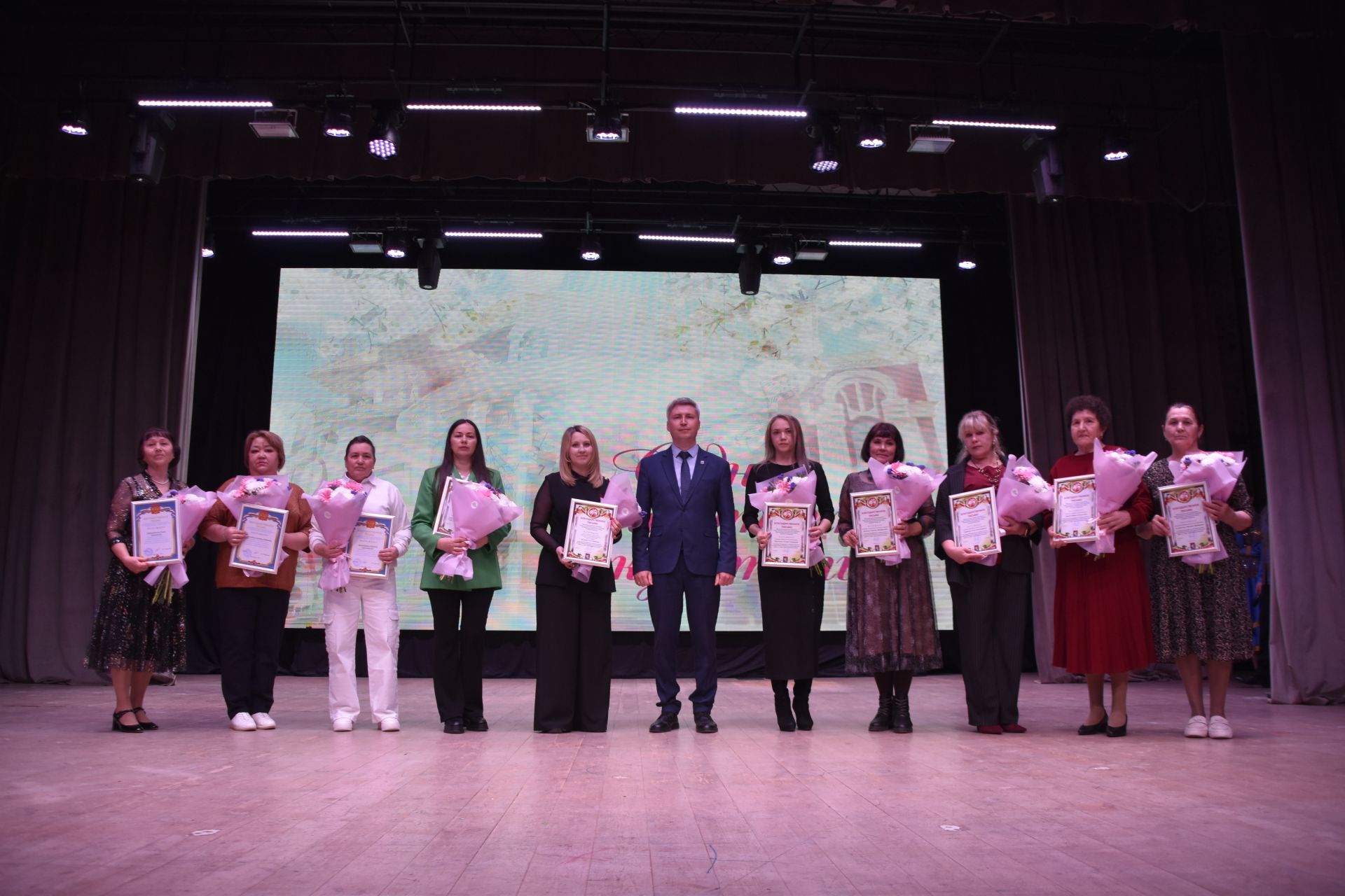Минзәләдә мәдәният хезмәткәрләре көнен билгеләп үттеләр