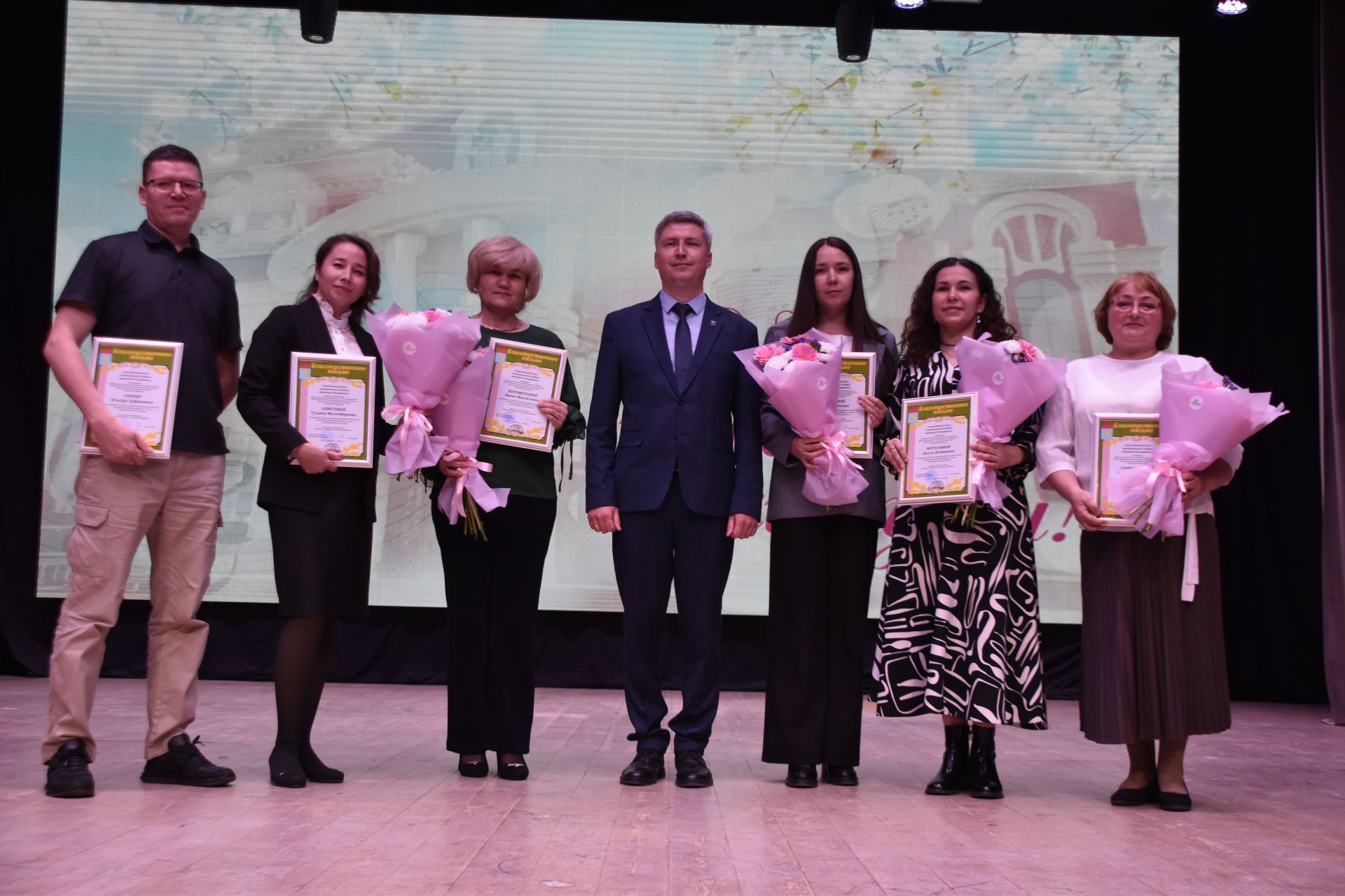 Минзәләдә мәдәният хезмәткәрләре көнен билгеләп үттеләр
