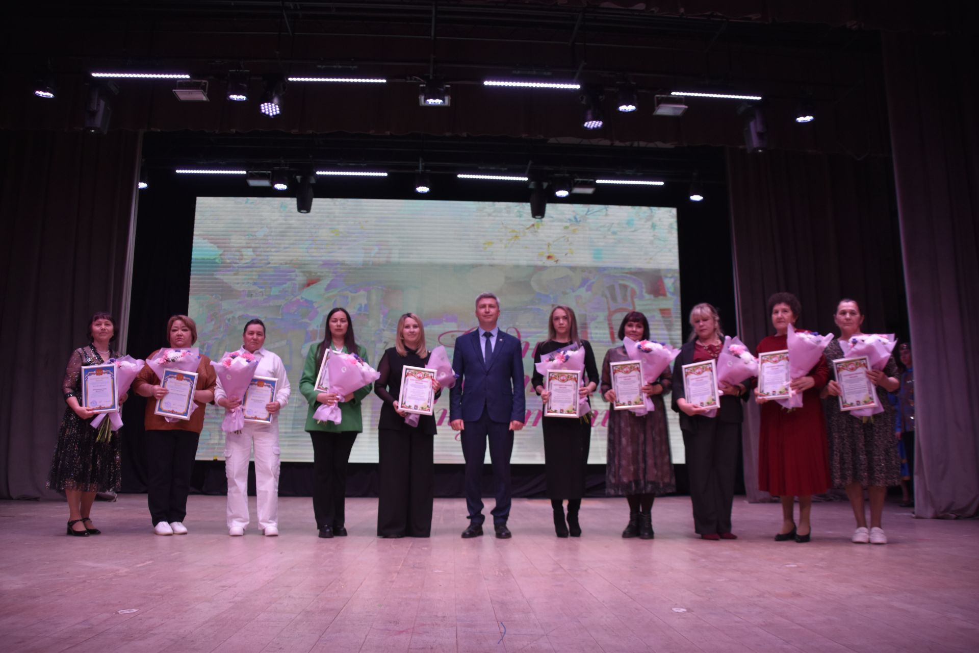 Минзәләдә мәдәният хезмәткәрләре көнен билгеләп үттеләр