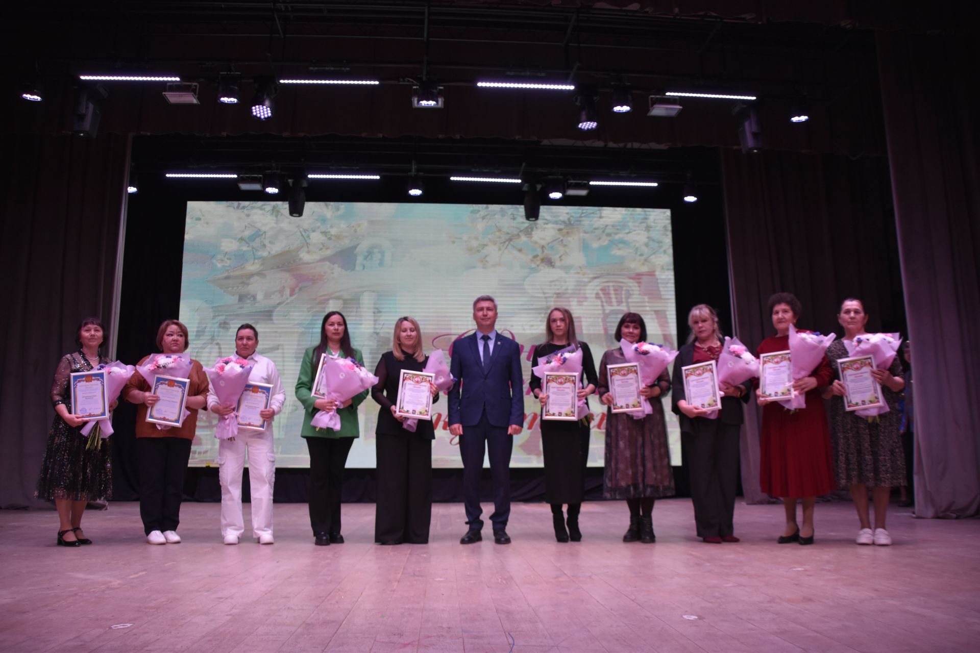 Минзәләдә мәдәният хезмәткәрләре көнен билгеләп үттеләр