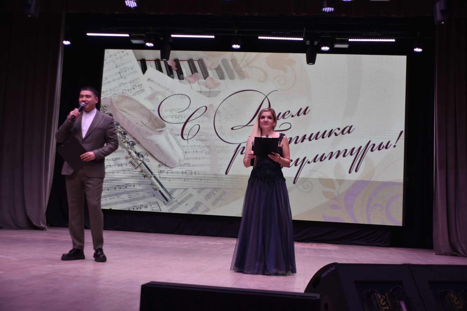 Минзәләдә мәдәният хезмәткәрләре көнен билгеләп үттеләр