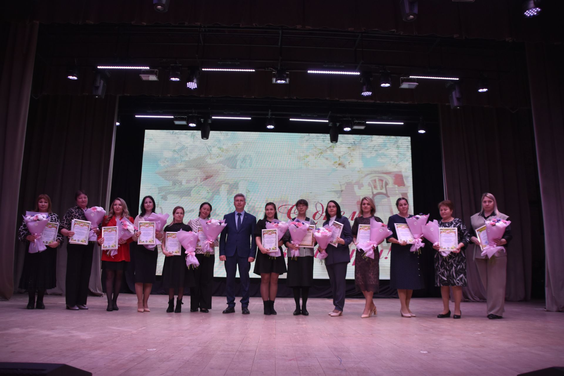 Минзәләдә мәдәният хезмәткәрләре көнен билгеләп үттеләр