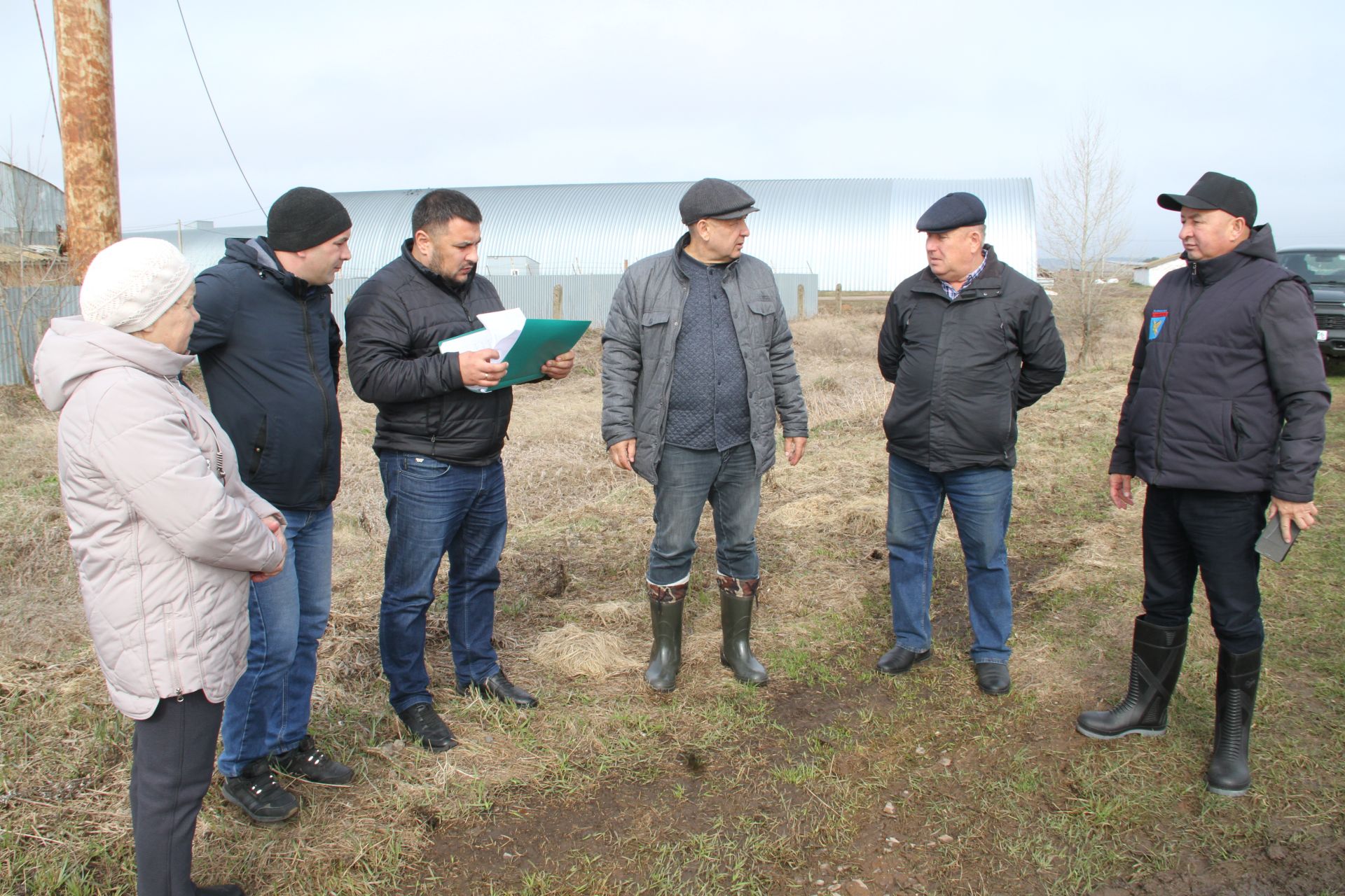 Глава района Айдар Салахов ознакомился с работами в хозяйствах