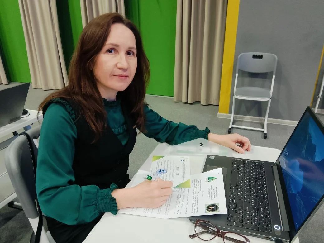 Ильсина Нуриева приняла участие в олимпиаде  по татарскому языку для родителей