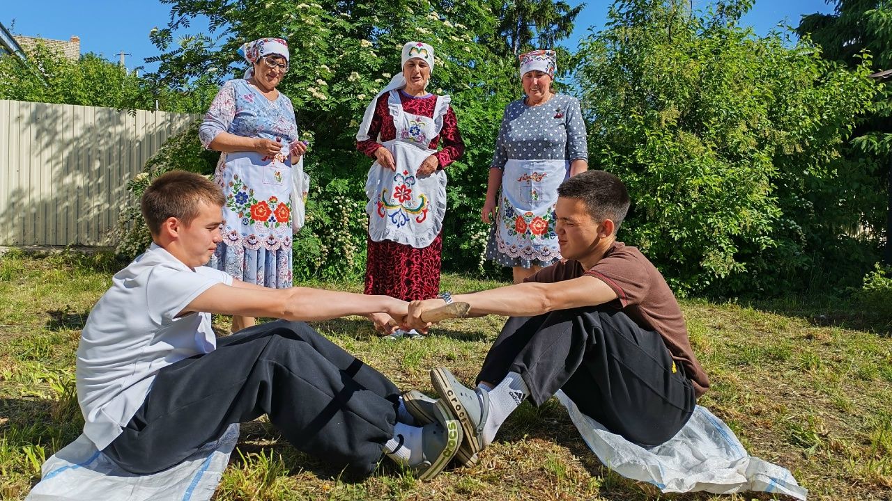 В Мензелинске организовали праздник для школьников по мотивам Сабантуя