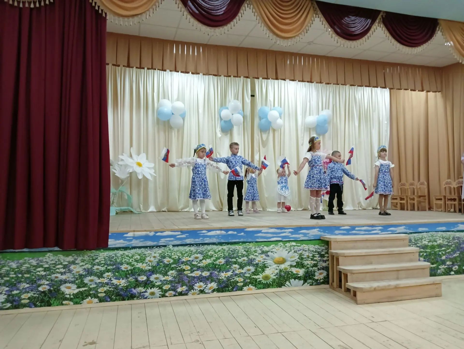 «Вот оно какое это лето!»: праздник детства прошел в Доме культуры поселка им. Воровского