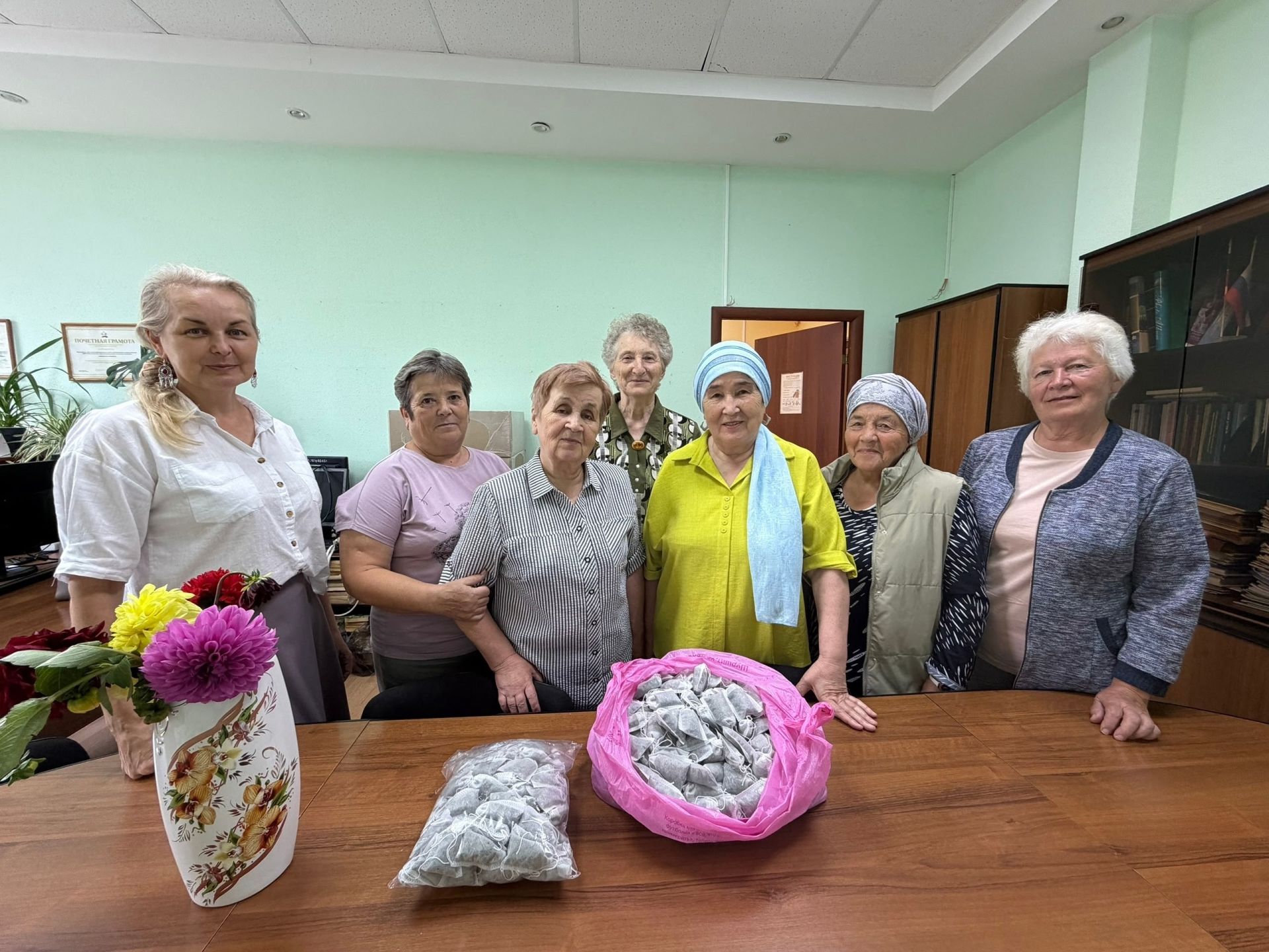 Мензелинские пенсионеры поддерживают бойцов СВО
