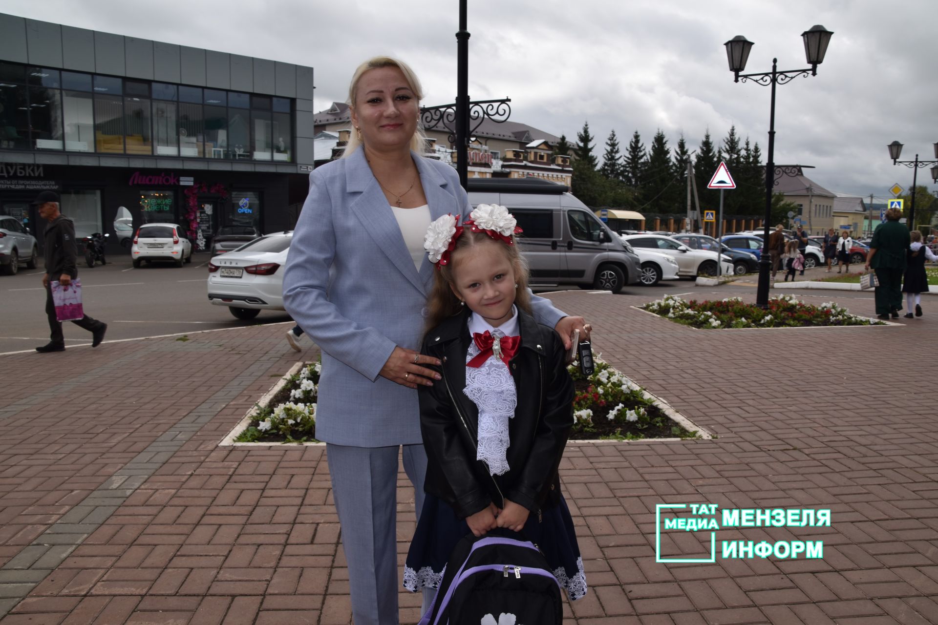 Будущие мензелинские первоклассники получили подарки к школе