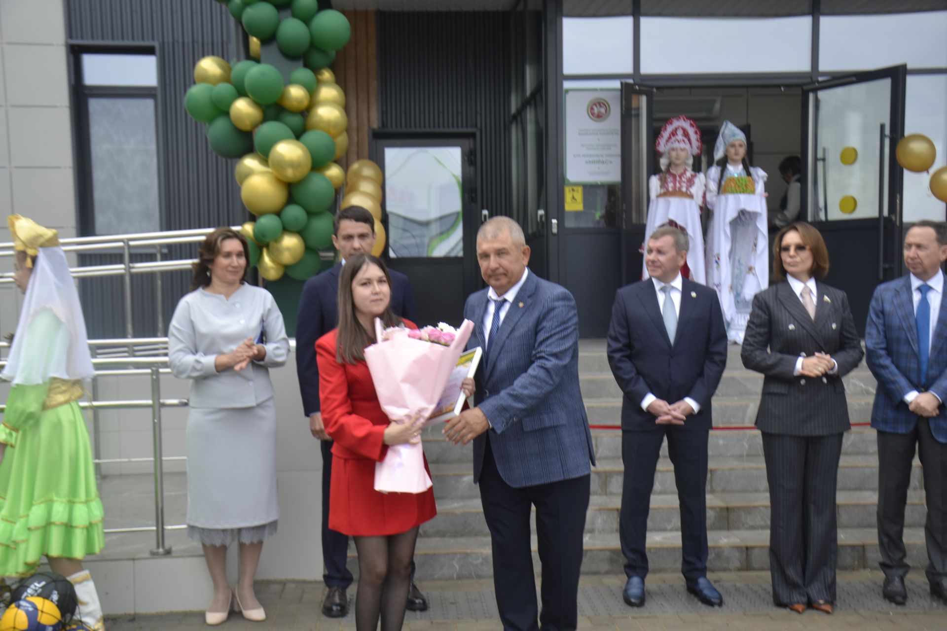 Минзәләнең «Мирас» күп профильле гимназиясендә Белем көнен билгеләп үттеләр