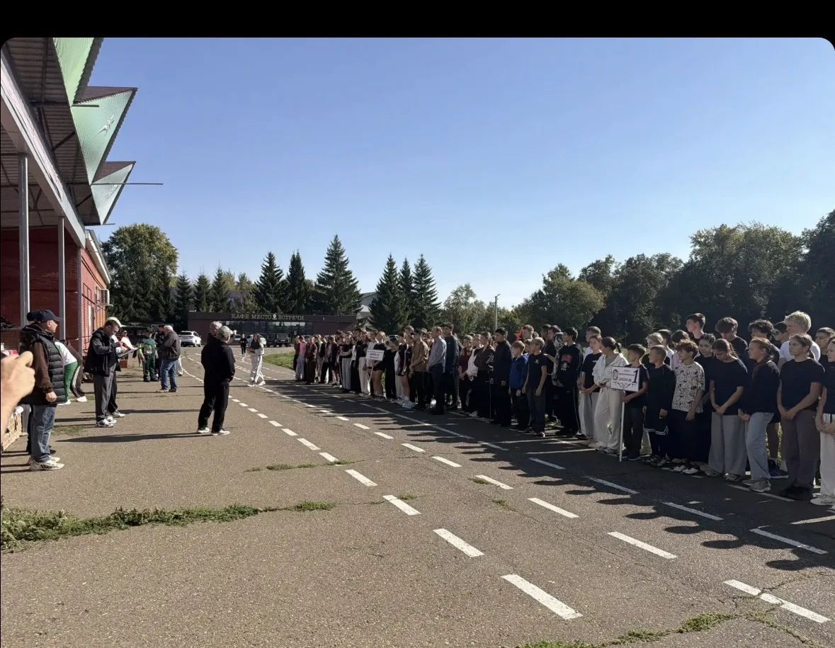 На стадионе им. Ленина открыли сезон соревнований по бегу
