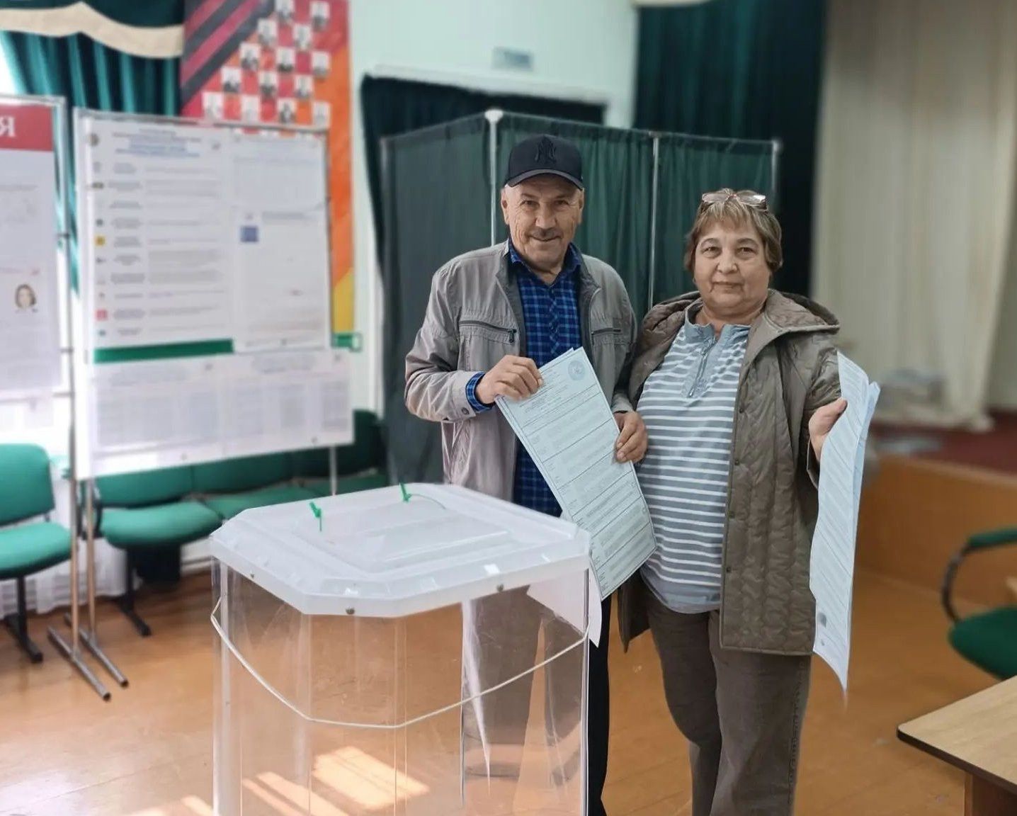 Минзәлә районы Бикбау авылында беренче булып Гилметдиновлар гаиләсе тавыш бирде