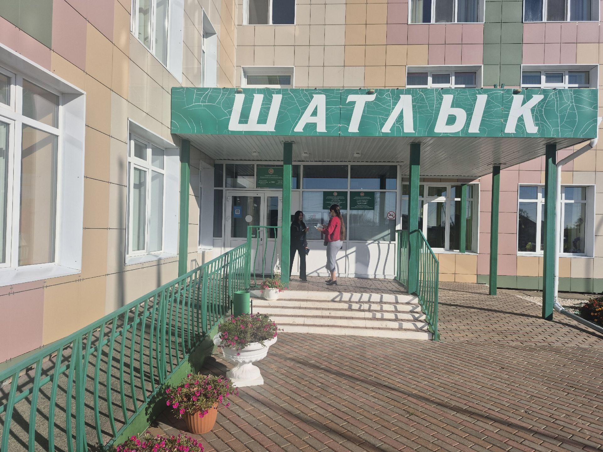 На избирательном участке в посёлке Садак всегда высокая активность