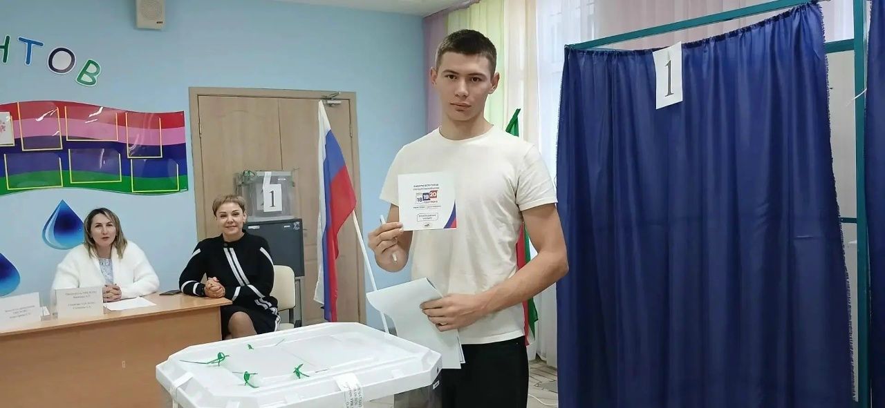 В Мензелинске молодежь с удовольствием принимает участие в выборах депутатов Госдумы России