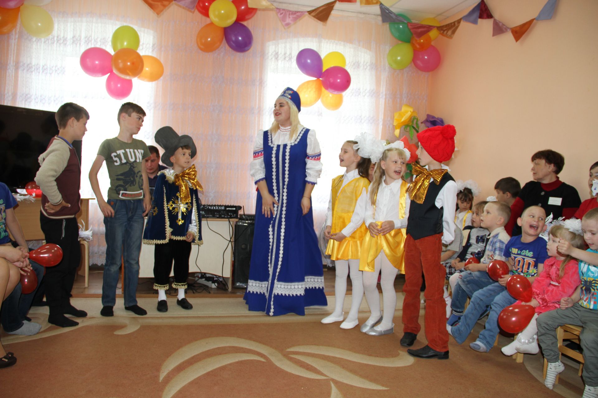 Сказочное представление для воспитанников "Тургай" в Международный день защиты детей