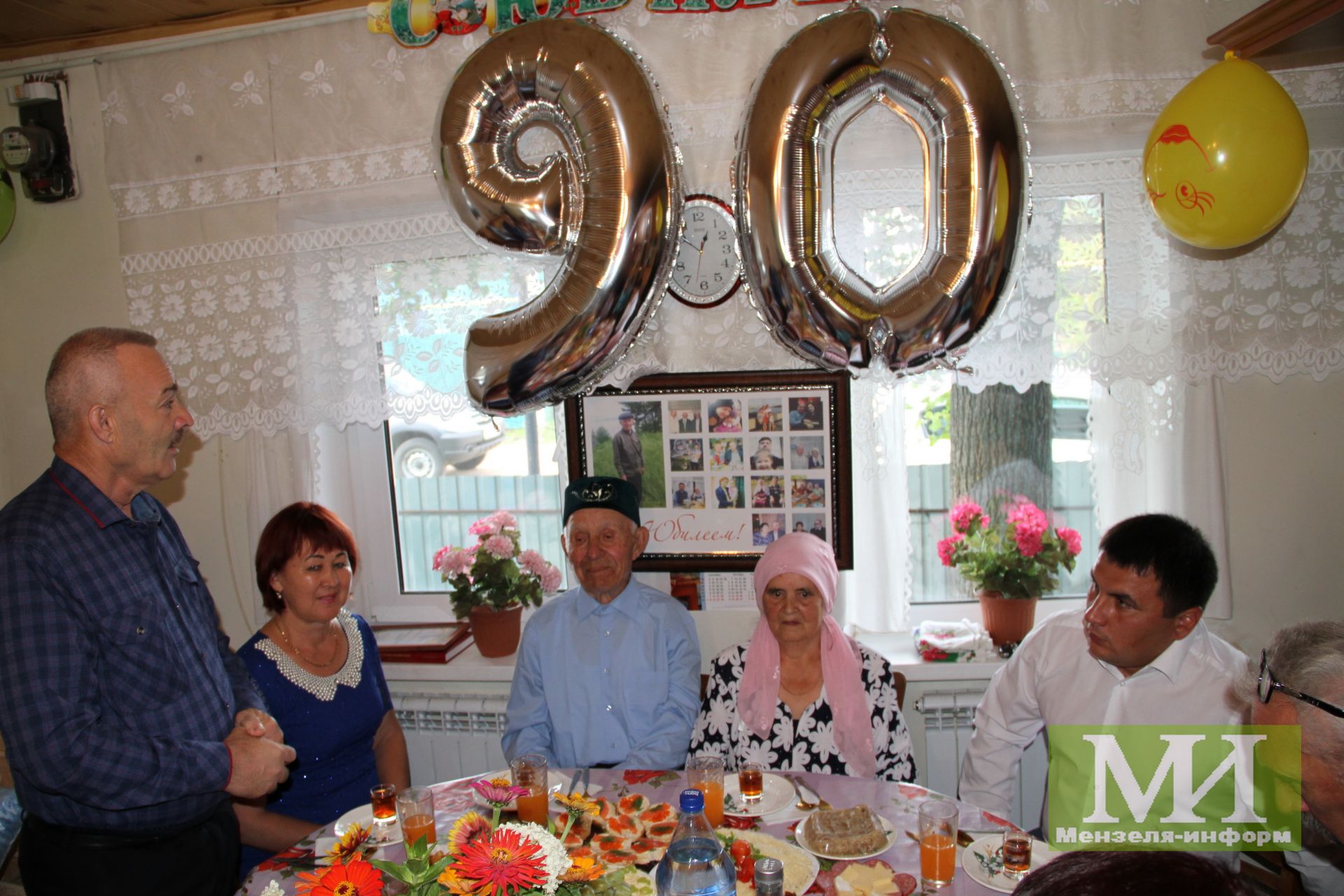 В Мензелинском районе поздравили с 90-летним юбилеем ветерана труда
