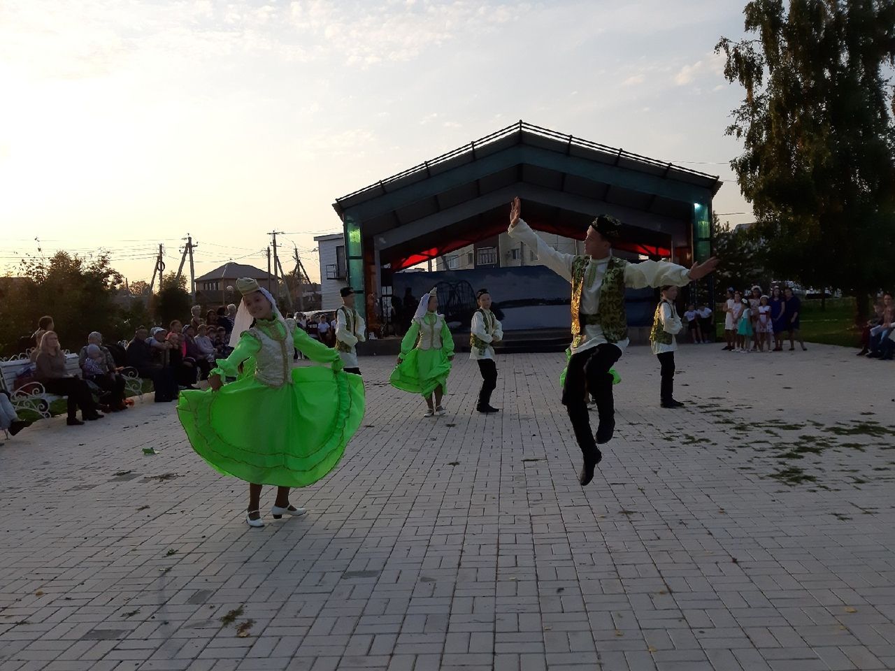 Сегодня в Парке Победы прошёл праздник "Сентябрина"