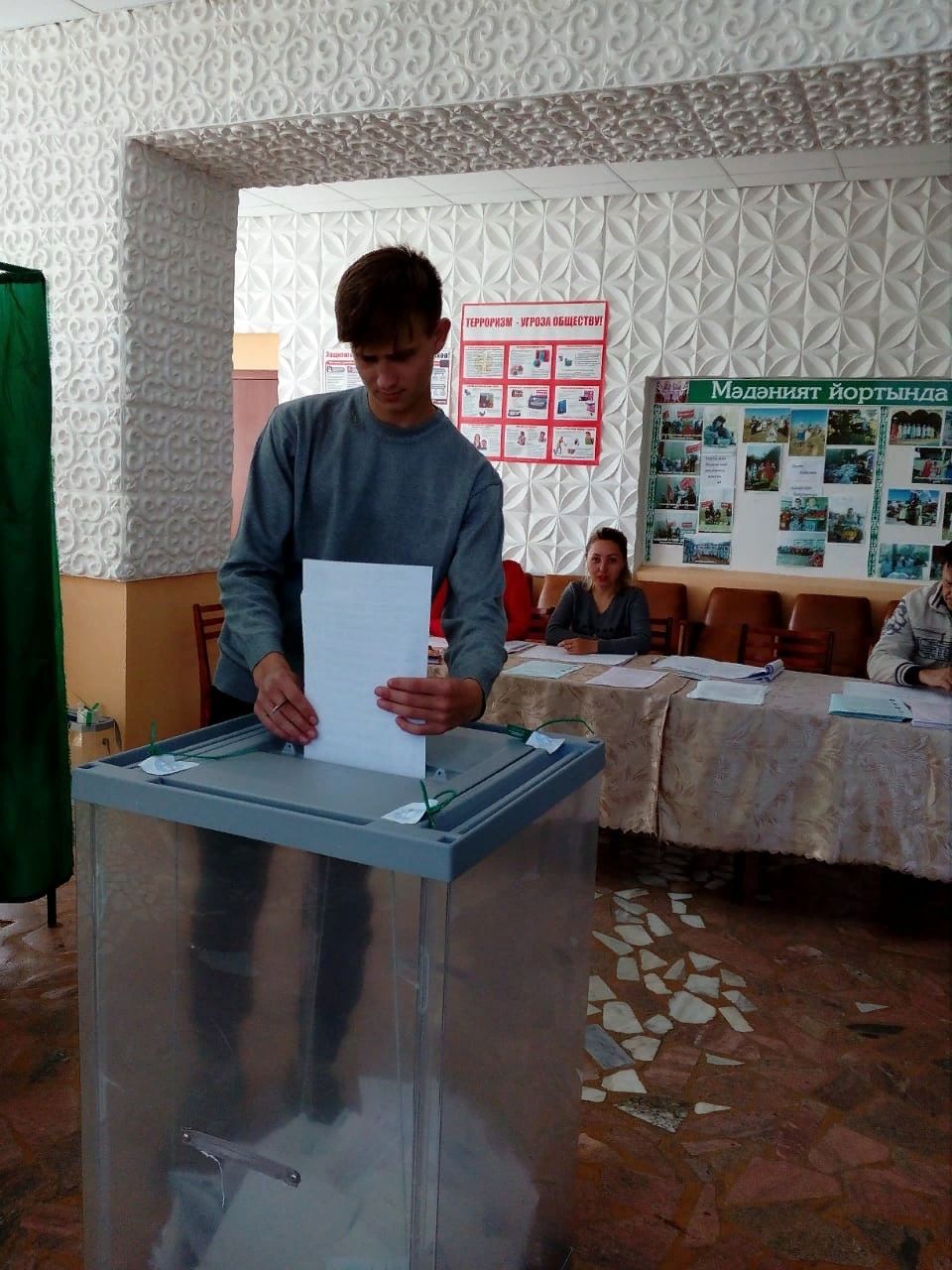 Молодые мензелинцы пришли на избирательные участки