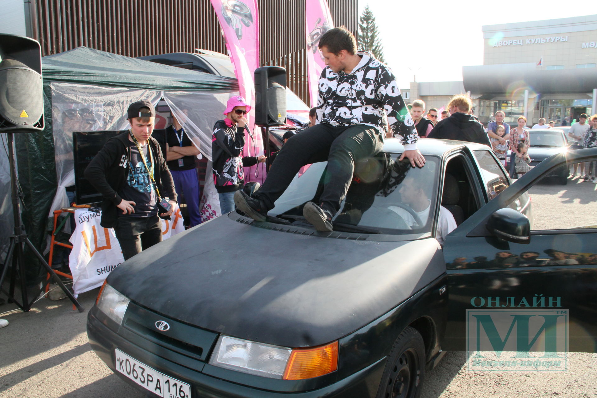 В честь Дня Республики впервые в Мензелинске прошел фестиваль “Автозвук”