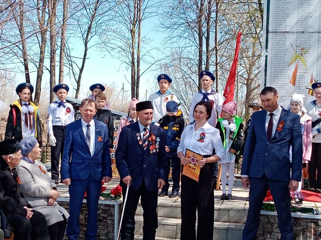 Аю мәктәбендә Җиңү көненә багышланган чаралар зурлап үткәрелде