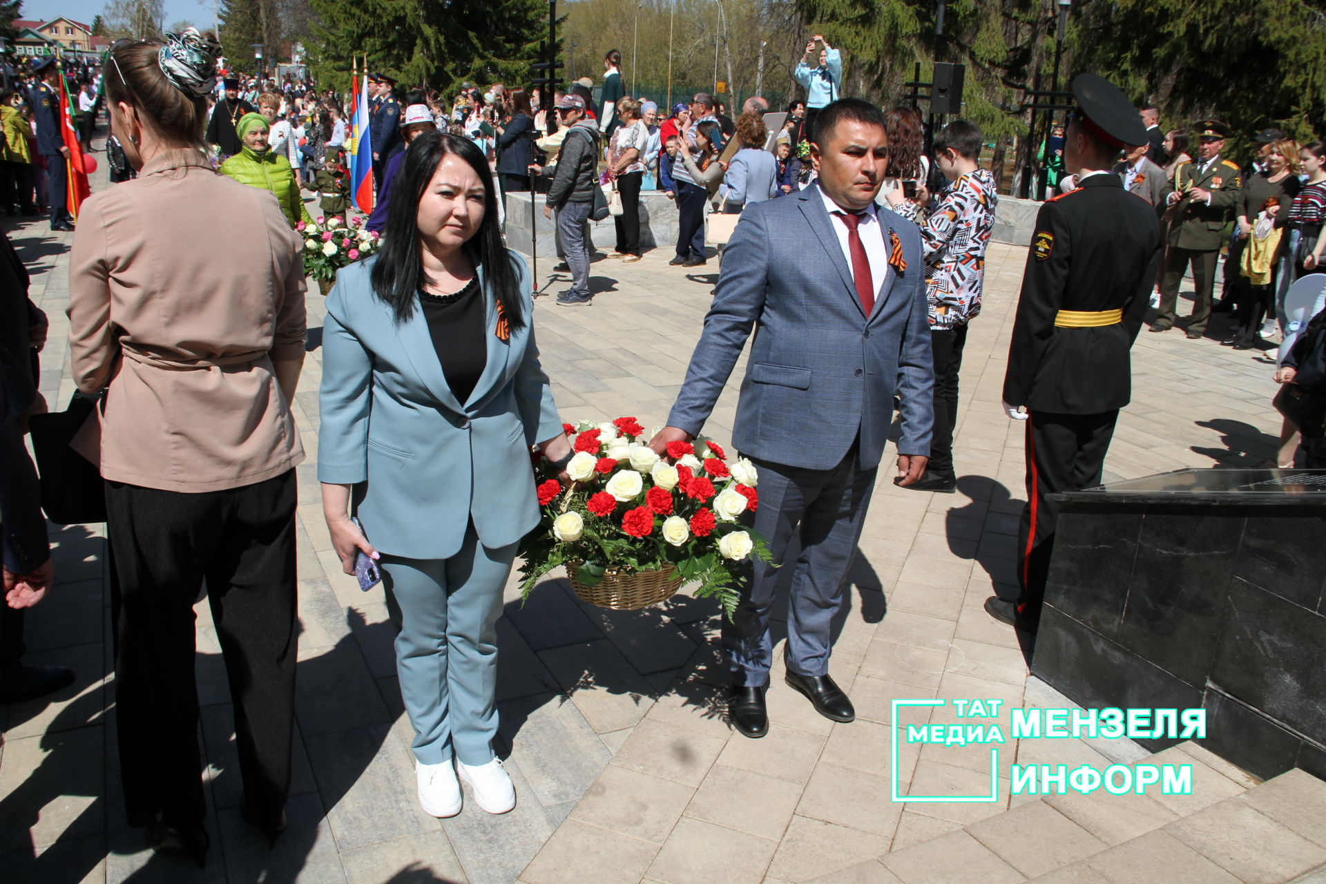 Мензелинцы возложили цветы к памятникам в честь участников Великой Отечественной войны