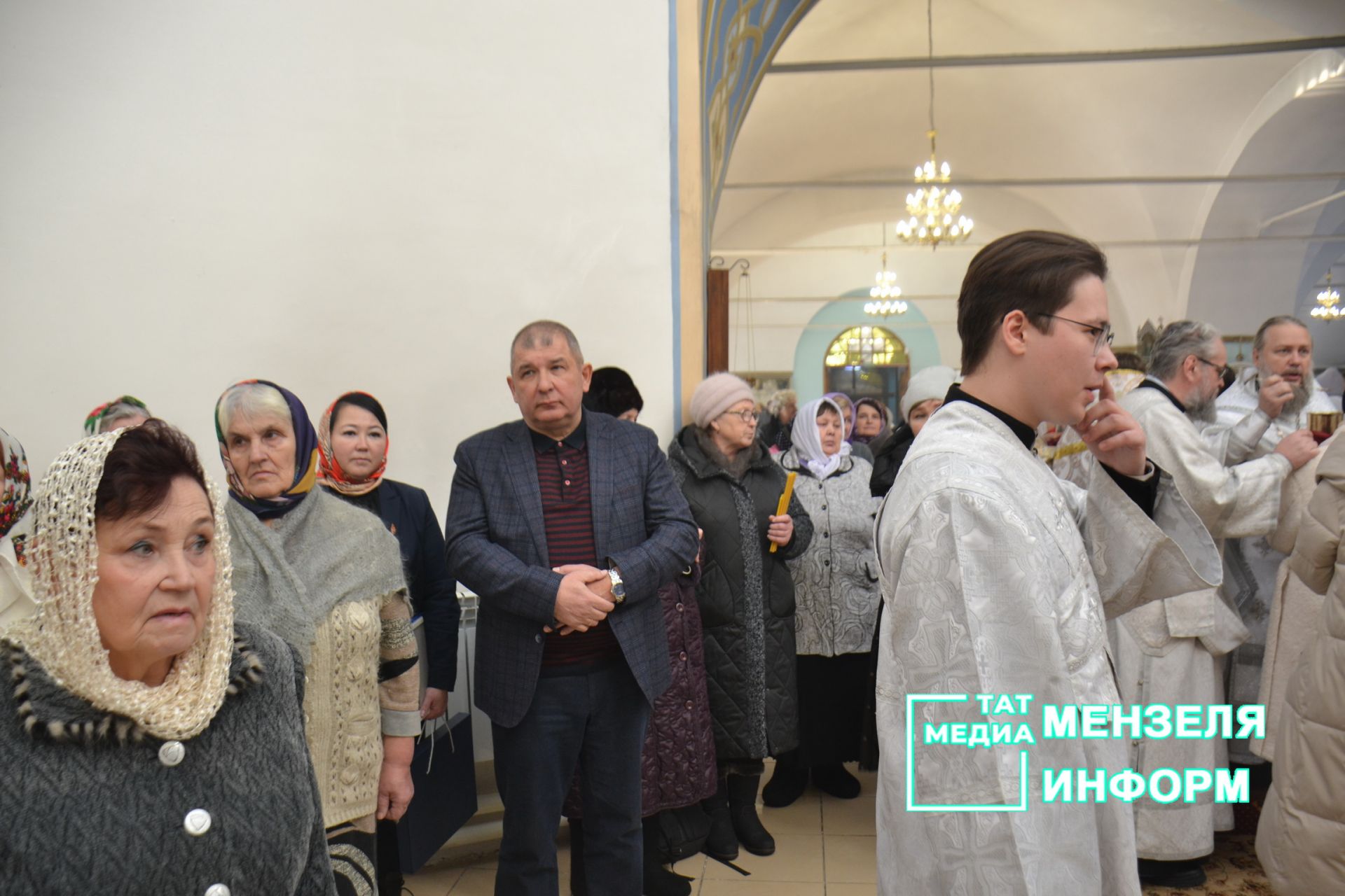 Митрополит Казанский и Татарстанский Кирилл возглавил праздничное богослужение в Никольском кафедральном Соборе, пообщался с прихожанами