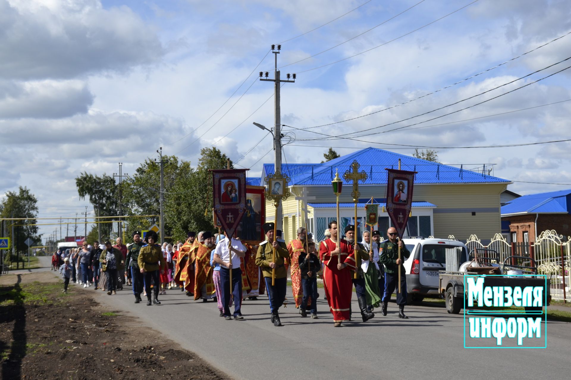 В день памяти преподобномученицы Маргариты в Мензелинске прошли праздничное богослужение и крестный ход