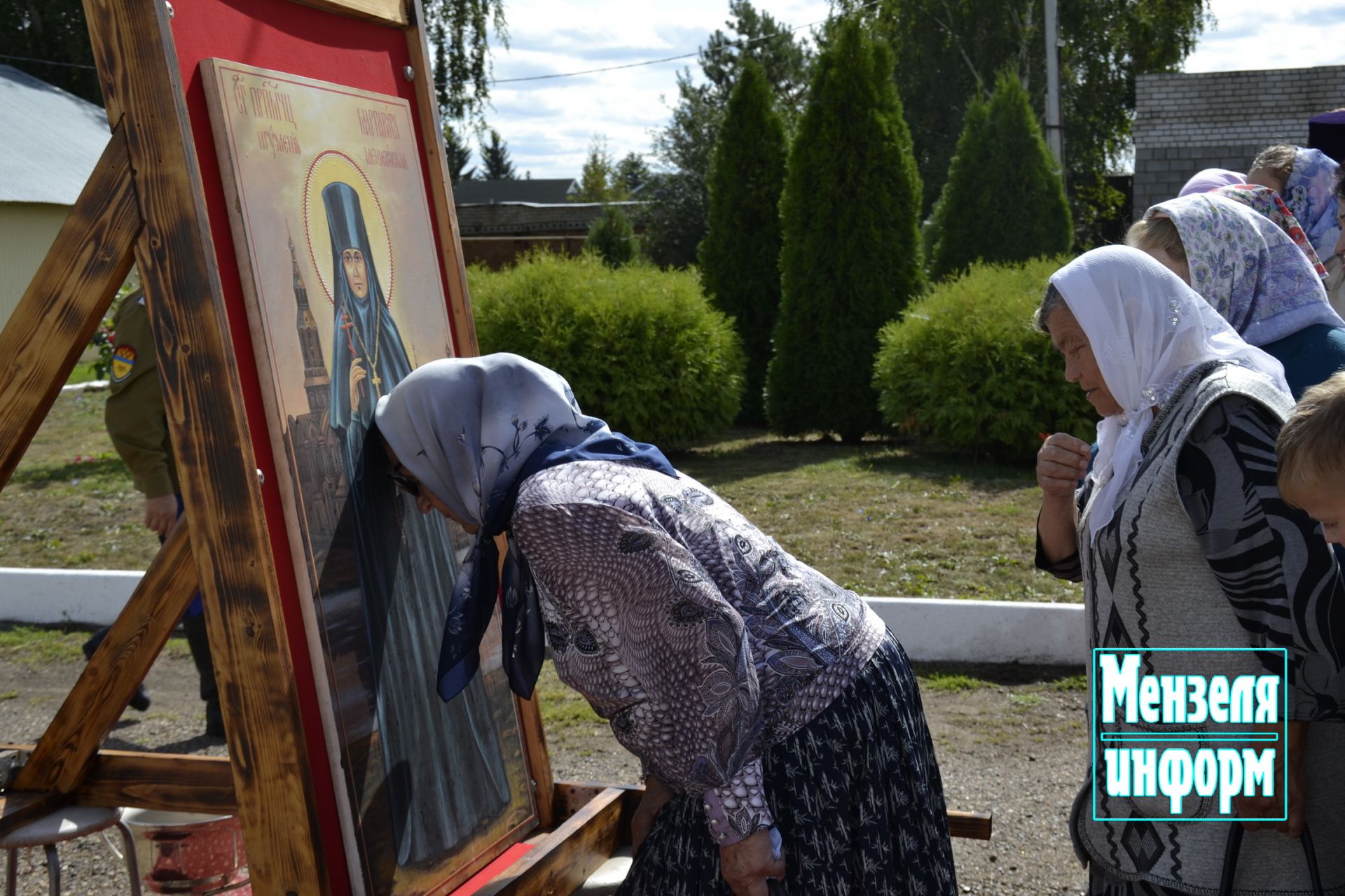 В день памяти преподобномученицы Маргариты в Мензелинске прошли праздничное богослужение и крестный ход