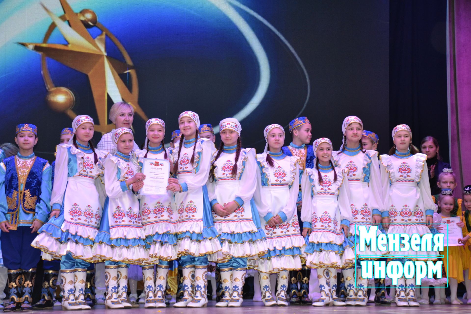 Фотомгновения с гала-концерта районного тура молодежного фестиваля эстрадного искусства "Созвездие - Йолдызлык".