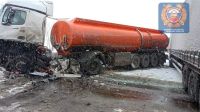 В Татарстане на трассе М-7 водитель грузовика погиб при столкновении с бензовозом