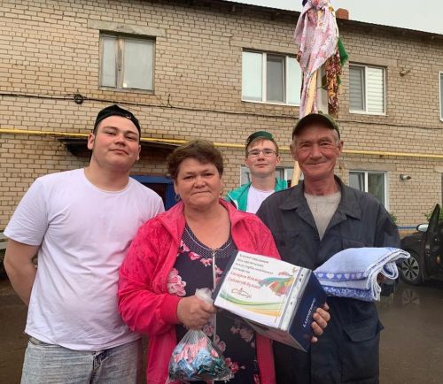 Участник спецоперации из Кузембетьева Ильнар Сагиров приготовил специальный подарок юному борцу на Сабантуе