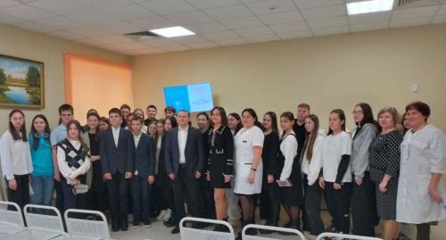 В Мензелинской ЦРБ прошло профориентационное мероприятие «Ангелы в белых халатах»