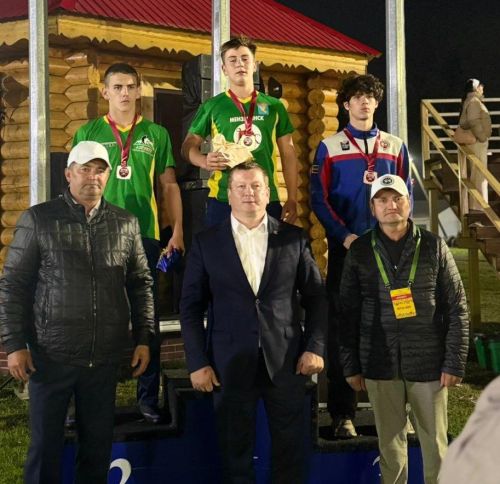 Мензелинский борец Егор Юнзель одержал победу на республиканском празднике Питрау