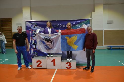 Минзәлә йөзүчеләре эстафеларда 2 призлы урын яуладылар