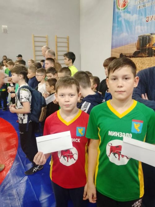 Минзәлә көрәшчеләре Әлмәт районыннан медальләр белән кайттылар