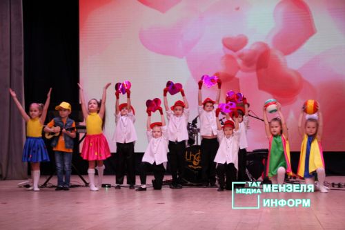 В Мензелинске состоялся концерт, посвященный Международному женскому дню