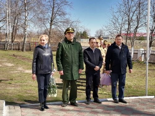 В Матвеевской школе установлена мемориальная доска с именем Героя Советского Союза Василия Гордова