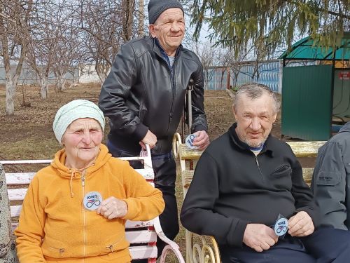 Отряд ЮИД СОШ № 2 напомнил жителям дома -интерната о правилах дорожного движения