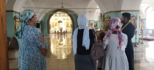 Отец Роман встретился с получателями социальных услуг