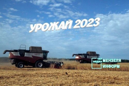 Земледельцы Мензелинского района завершили уборочные работы на две трети
