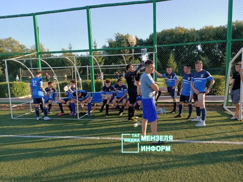 Мензелинские футболисты одержали победу над командой поселка Джалиль